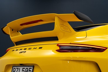 2018 Porsche 911 - Thumbnail