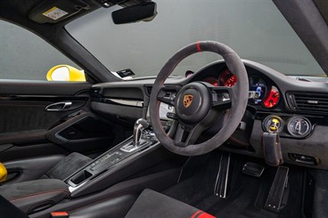 2018 Porsche 911 - Thumbnail