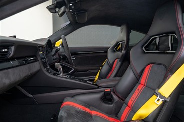 2018 Porsche 911 - Thumbnail