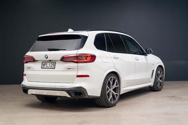 2021 BMW X5 - Thumbnail