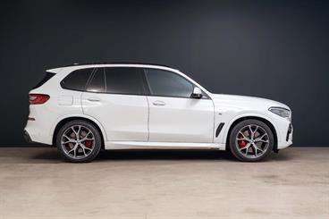 2021 BMW X5 - Thumbnail
