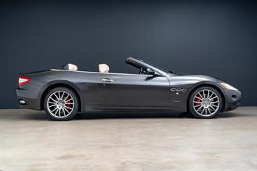 2010 Maserati Grancabrio - Thumbnail