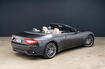 2010 Maserati Grancabrio - Thumbnail