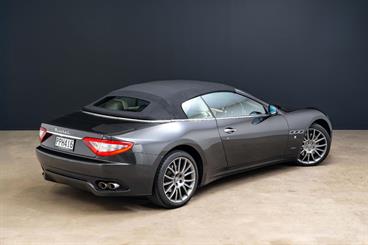 2010 Maserati Grancabrio - Thumbnail