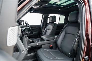 2023 Land Rover Defender - Thumbnail