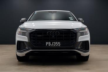 2018 Audi Q8 - Thumbnail
