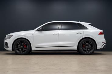 2018 Audi Q8 - Thumbnail