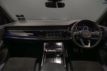 2018 Audi Q8 - Thumbnail