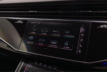 2018 Audi Q8 - Thumbnail