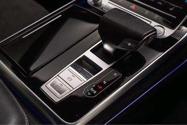 2018 Audi Q8 - Thumbnail
