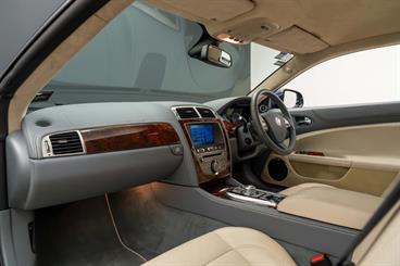 2009 Jaguar XK - Thumbnail