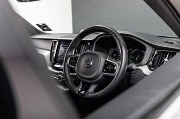 2018 Volvo XC60 - Thumbnail