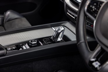 2018 Volvo XC60 - Thumbnail