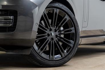 2023 Land Rover Range Rover - Thumbnail