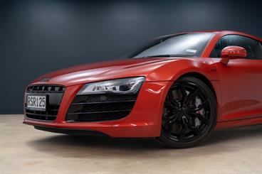 2011 Audi R8 - Thumbnail