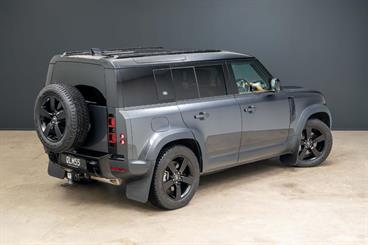2024 Land Rover Defender - Thumbnail