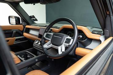 2024 Land Rover Defender - Thumbnail