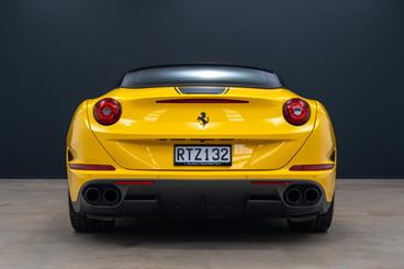 2017 Ferrari California - Thumbnail