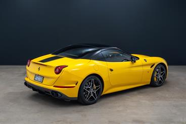 2017 Ferrari California - Thumbnail