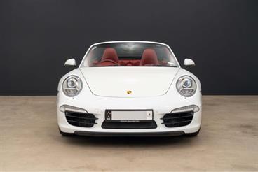 2013 Porsche 911 - Thumbnail