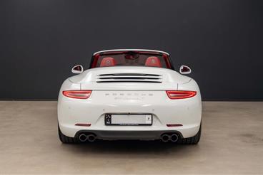 2013 Porsche 911 - Thumbnail