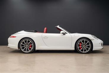 2013 Porsche 911 - Thumbnail