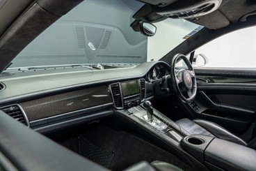 2014 Porsche Panamera - Thumbnail