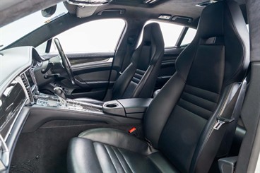2014 Porsche Panamera - Thumbnail