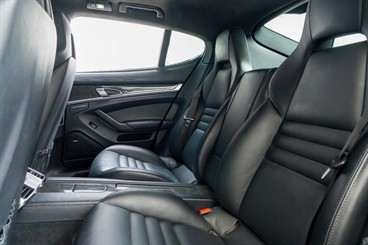 2014 Porsche Panamera - Thumbnail