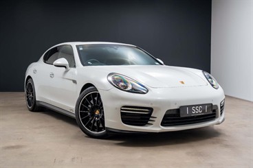 2014 Porsche Panamera - Thumbnail