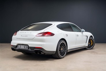 2014 Porsche Panamera - Thumbnail