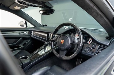 2014 Porsche Panamera - Thumbnail