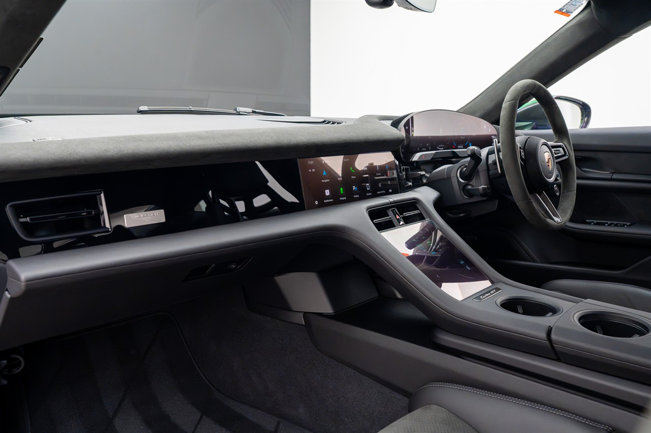 2025 Porsche Taycan