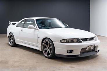 1995 Nissan Skyline - Thumbnail