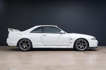 1995 Nissan Skyline - Thumbnail