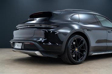 2022 Porsche Taycan - Thumbnail