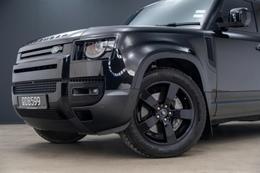 2023 Land Rover Defender - Thumbnail