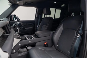 2023 Land Rover Defender - Thumbnail