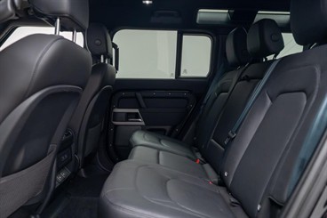 2023 Land Rover Defender - Thumbnail