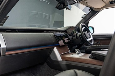 2024 Land Rover Range Rover - Thumbnail