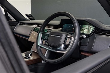2024 Land Rover Range Rover - Thumbnail