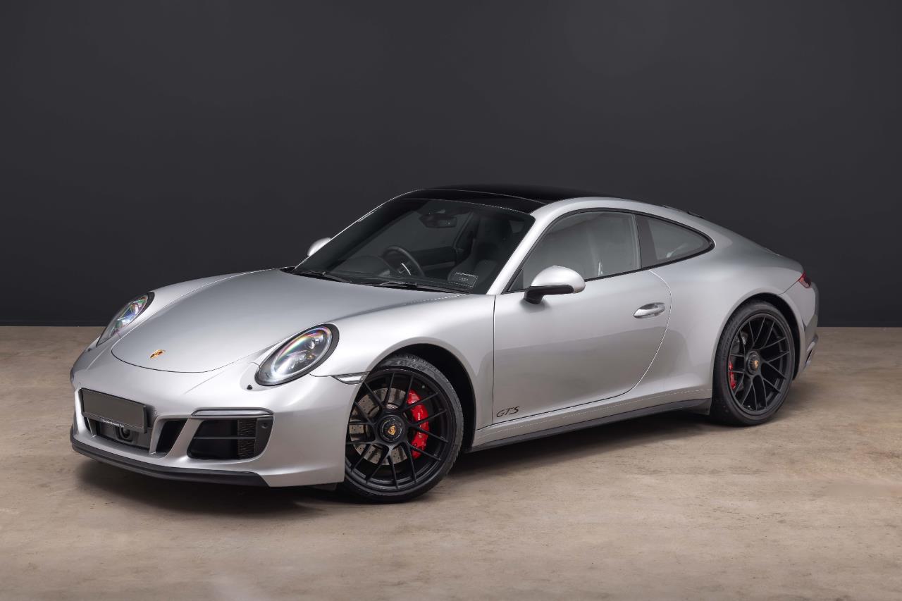 2017 Porsche Carrera