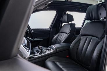 2020 BMW X7 - Thumbnail