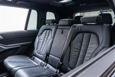 2020 BMW X7 - Thumbnail
