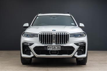 2020 BMW X7 - Thumbnail