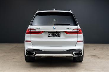 2020 BMW X7 - Thumbnail