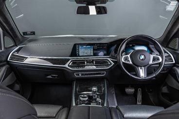 2020 BMW X7 - Thumbnail