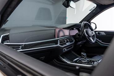 2020 BMW X7 - Thumbnail