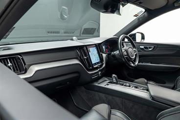 2020 Volvo XC60 - Thumbnail