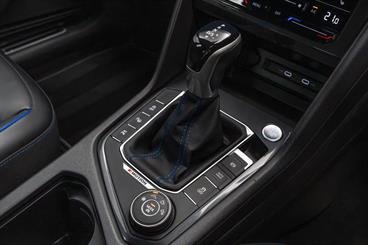 2022 Volkswagen Tiguan - Thumbnail